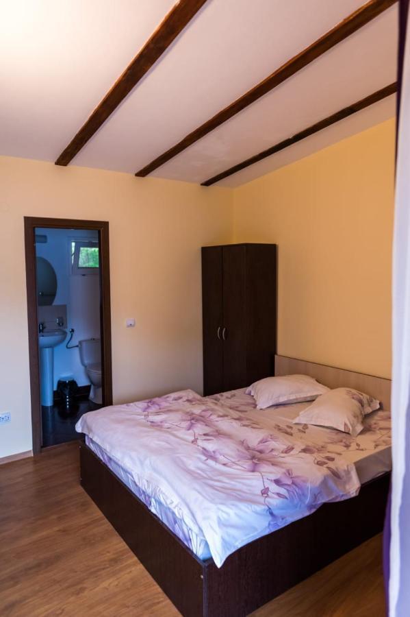 Villa Casa Beasarah. à Dubova Chambre photo