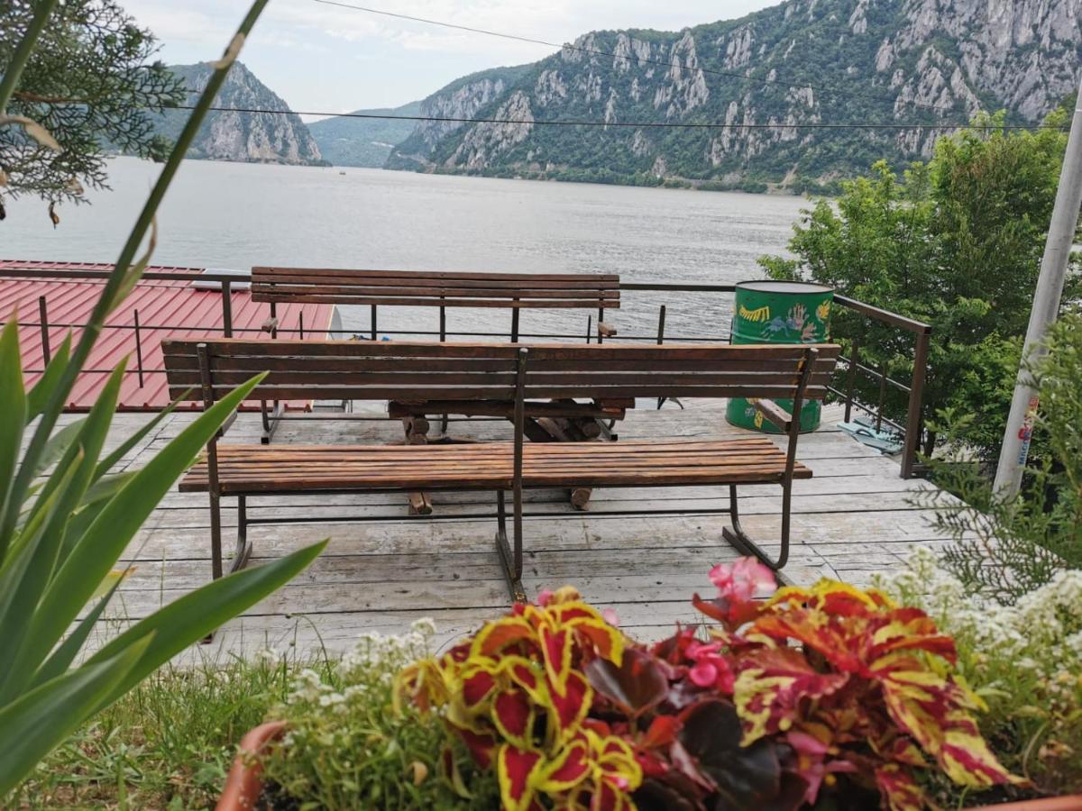 Villa Casa Beasarah. à Dubova Extérieur photo