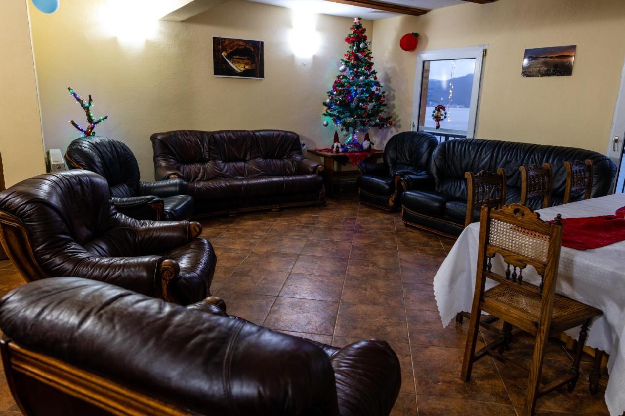 Villa Casa Beasarah. à Dubova Extérieur photo