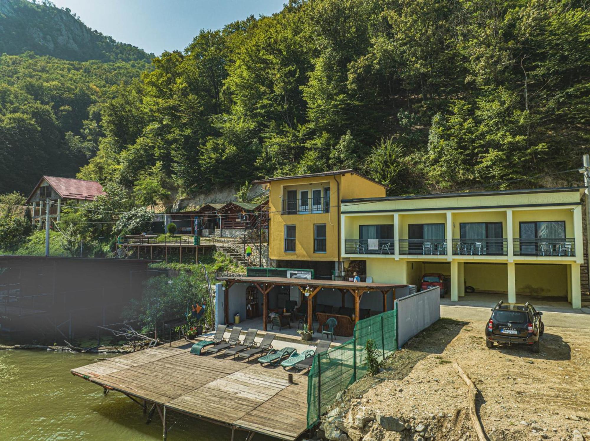 Villa Casa Beasarah. à Dubova Extérieur photo